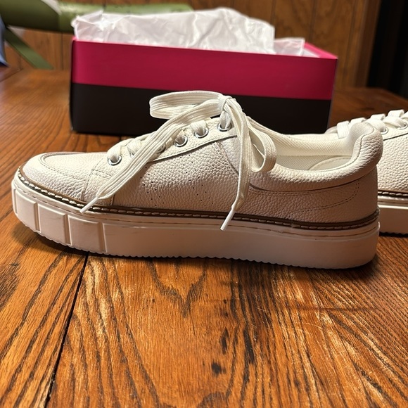 Vince Camuto White Lace Up Type Shoes Style VC-Randay Bright White Size 7.5M - Picture 7 of 12